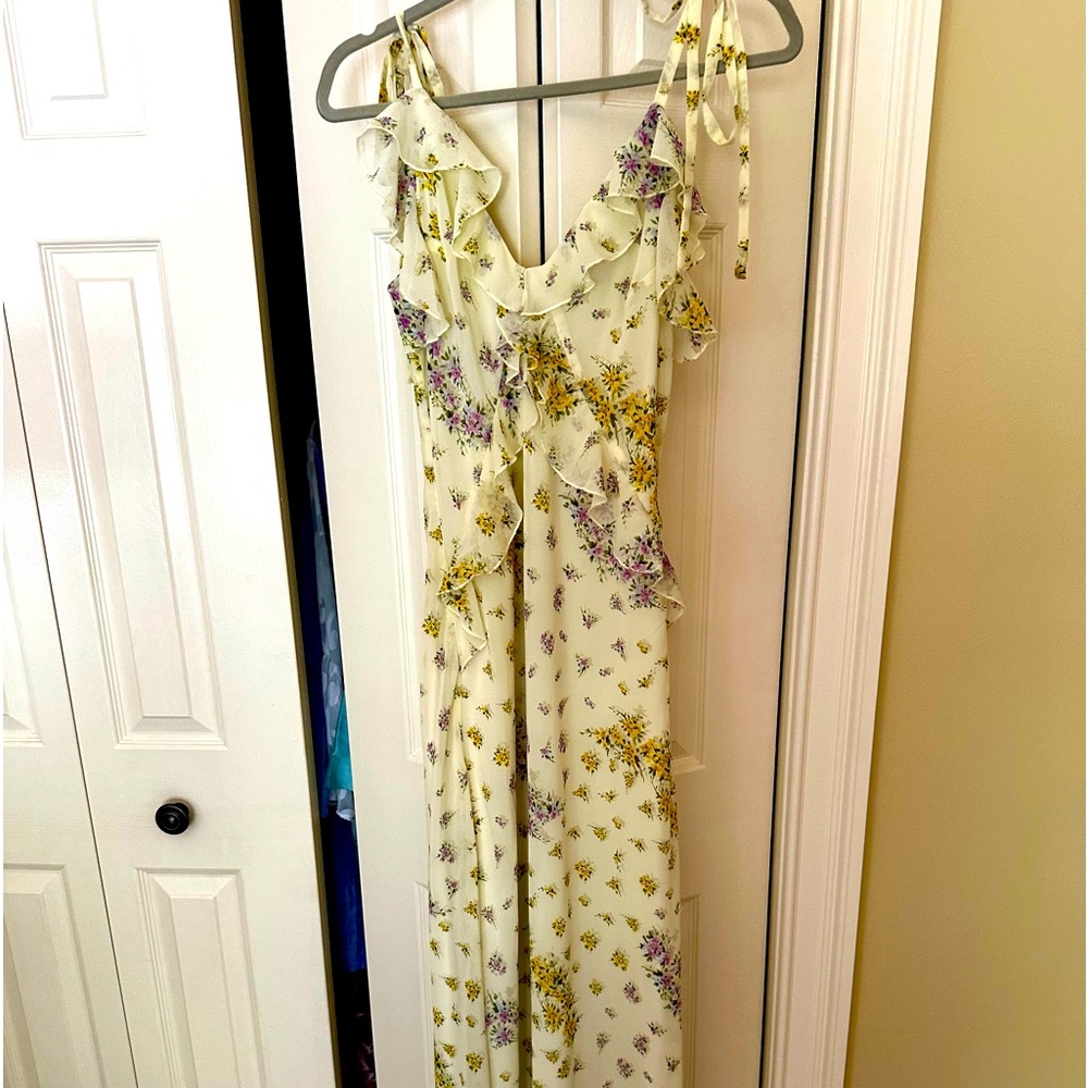 Still in stores now for $99, never worn- Steve Madden gorgeous floral Maxi Dress